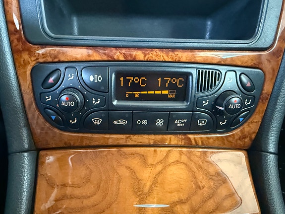 Mercedes-Benz CLK200 24 of 28