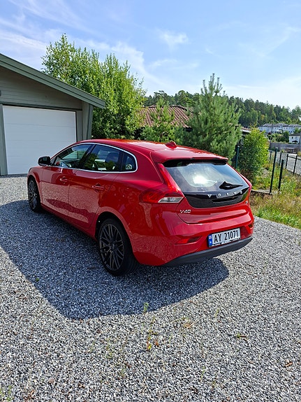 Volvo V40 4 of 5