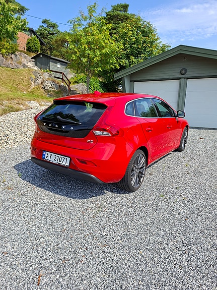 Volvo V40 3 of 5