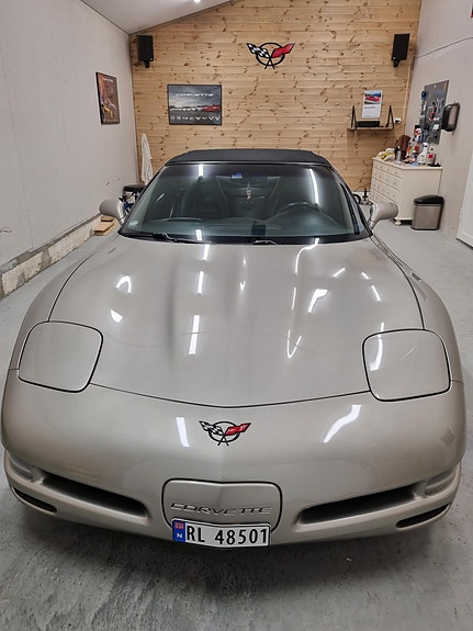 Chevrolet Corvette 15 of 30