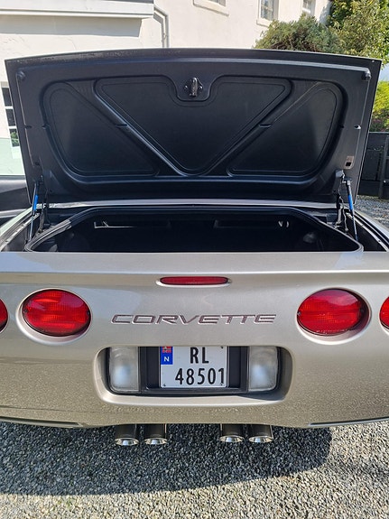 Chevrolet Corvette 23 of 30