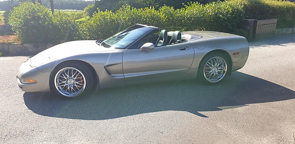 Chevrolet Corvette 4 of 30