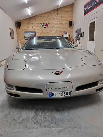 Chevrolet Corvette 14 of 30