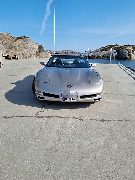 Chevrolet Corvette 5 of 30