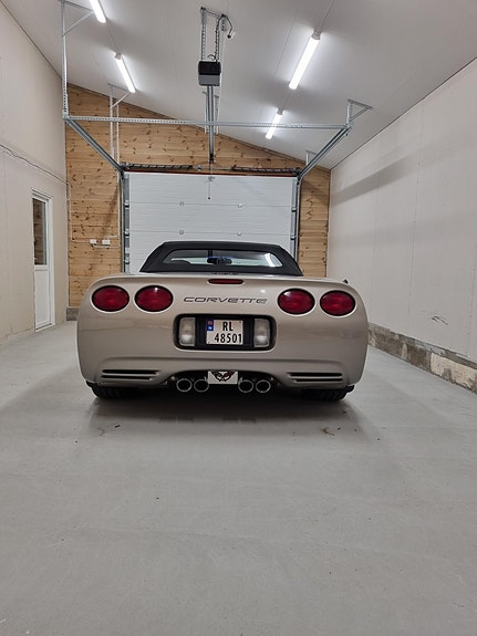Chevrolet Corvette 16 of 30