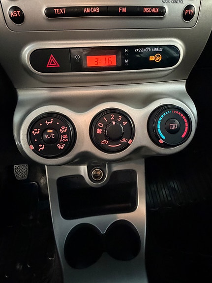 Toyota Urban Cruiser 22 of 30