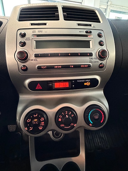 Toyota Urban Cruiser 21 of 30