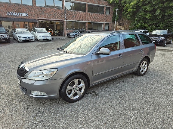 Skoda Octavia 2 of 5