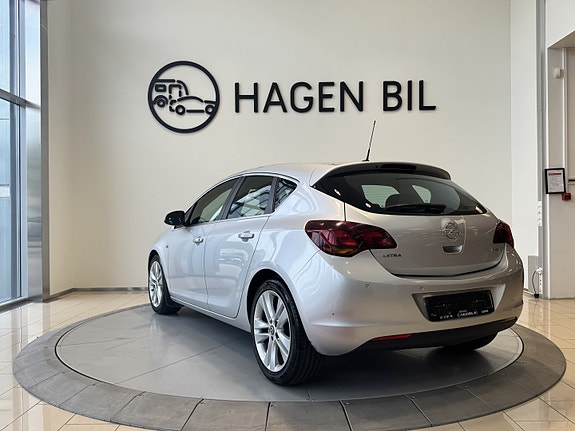 Opel Astra 4 of 5