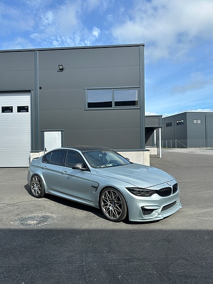 BMW M3 4 of 5