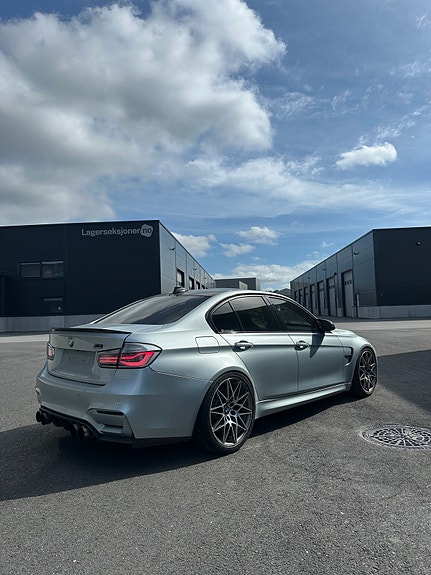 BMW M3 3 of 5