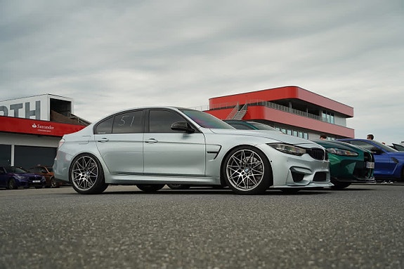 BMW M3 6 of 17
