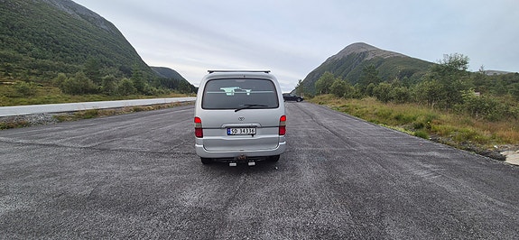 Toyota HiAce 7 of 15