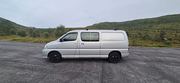 Toyota HiAce 5 of 5