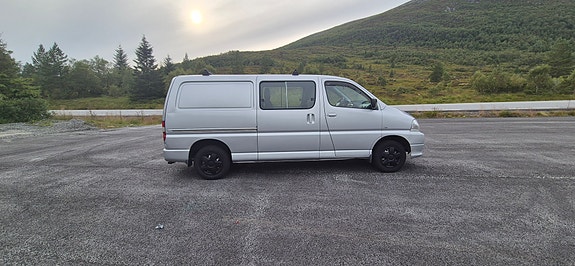 Toyota HiAce 4 of 5