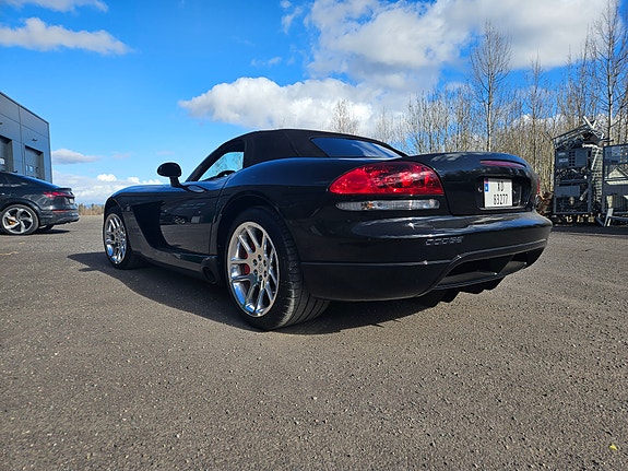 Dodge Viper 22 of 30