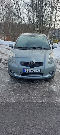 Toyota Yaris 5 of 5