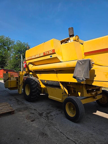 New Holland TX 30 3 of 5