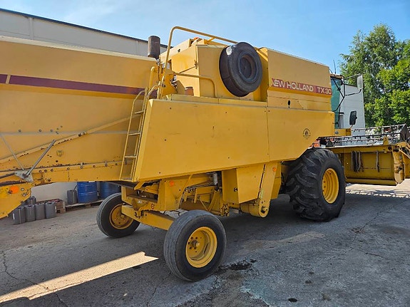 New Holland TX 30 2 of 5