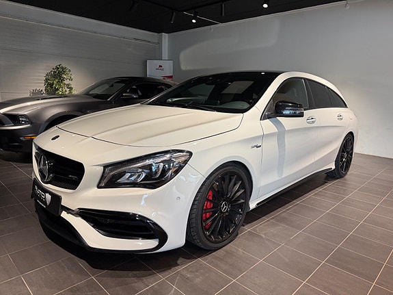 Mercedes-Benz CLA45 3 of 5