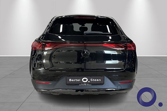 Mercedes-Benz EQE SUV 4 of 5
