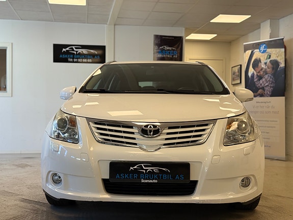 Toyota Avensis 4 of 5