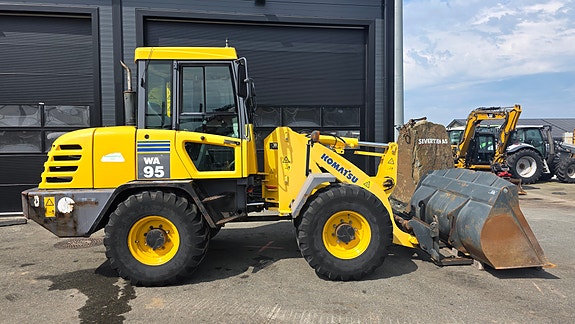 Komatsu WA95 "lavt timetall" 2 of 5