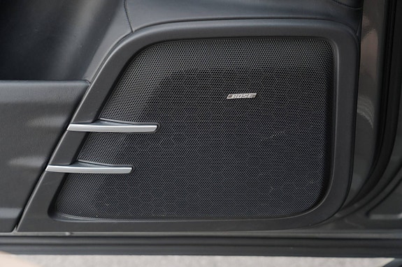 Porsche Cayenne 20 of 26
