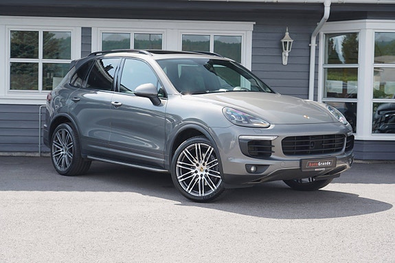 Porsche Cayenne 4 of 26
