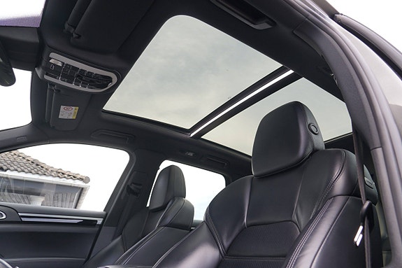 Porsche Cayenne 18 of 26