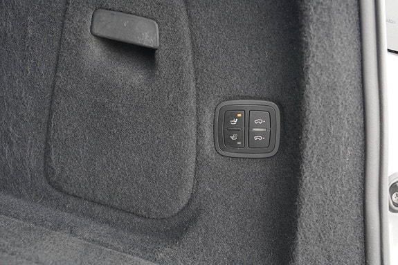 Porsche Cayenne 26 of 26