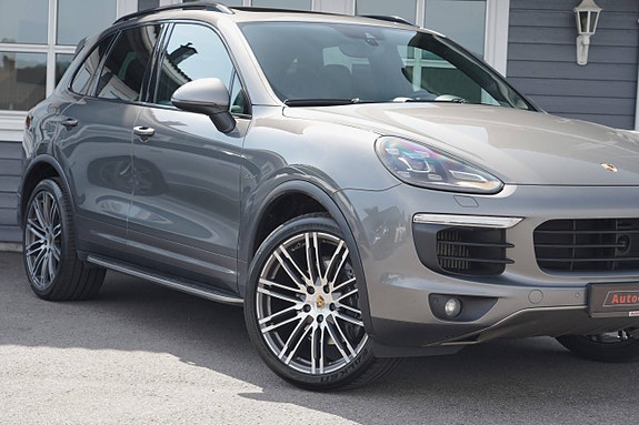 Porsche Cayenne 6 of 26