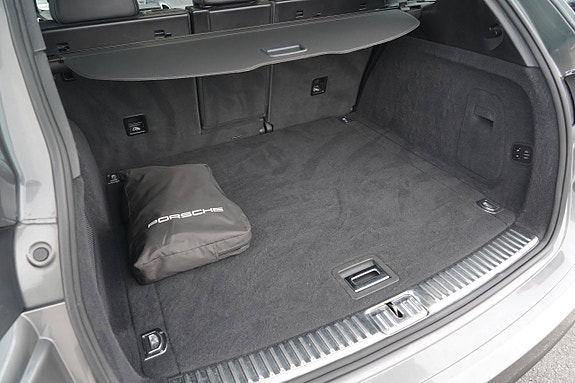 Porsche Cayenne 25 of 26