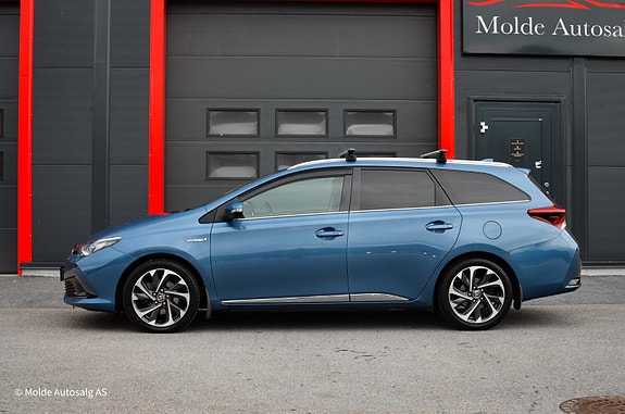 Toyota Auris 5 of 5
