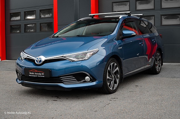 Toyota Auris 4 of 5