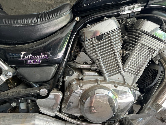Suzuki VS 800 Intruder 4 of 4