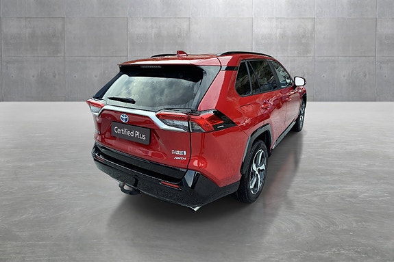 Toyota RAV4 Plug-in Hybrid 5 of 5