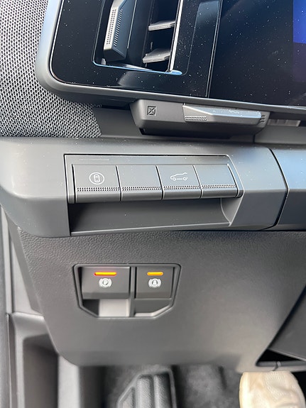 Renault Scenic E-Tech 12 of 12