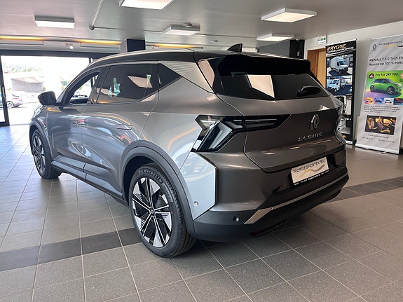 Renault Scenic E-Tech 2 of 12