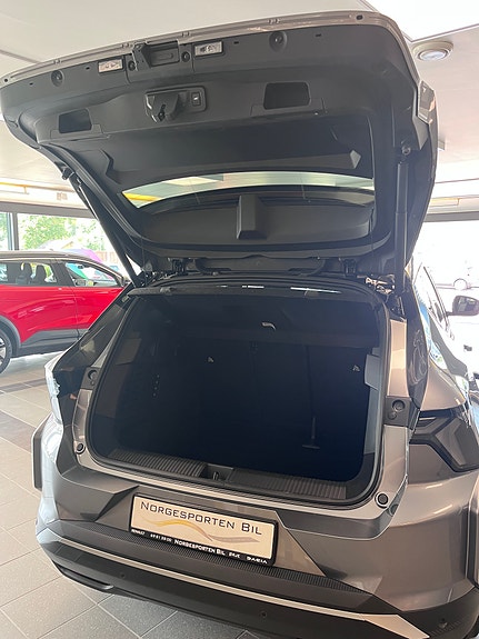 Renault Scenic E-Tech 8 of 12