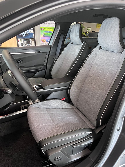 Renault Scenic E-Tech 5 of 12