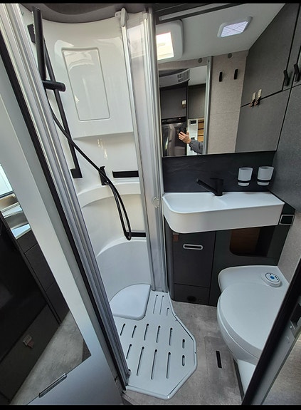 Hymer ML-T 580 Cross Trail 11 of 18