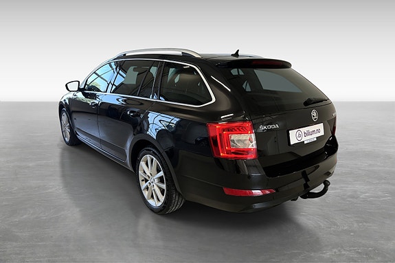 Skoda Octavia 3 of 5
