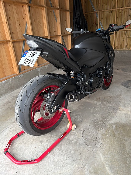 Suzuki GSX-S 1000 4 of 14