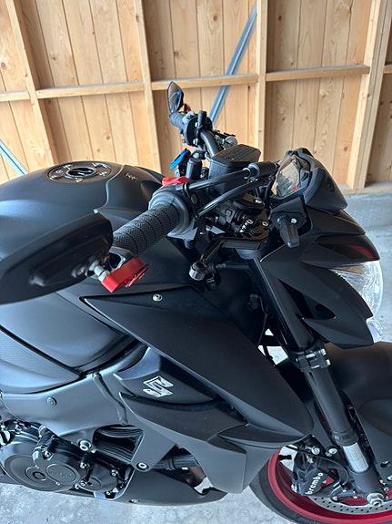 Suzuki GSX-S 1000 8 of 14