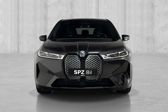 BMW iX 3 of 5