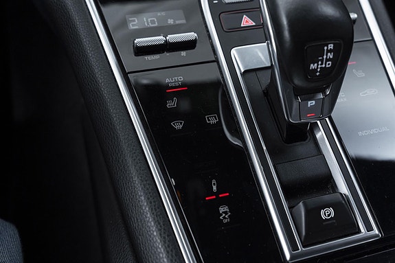 Porsche Panamera 21 of 30