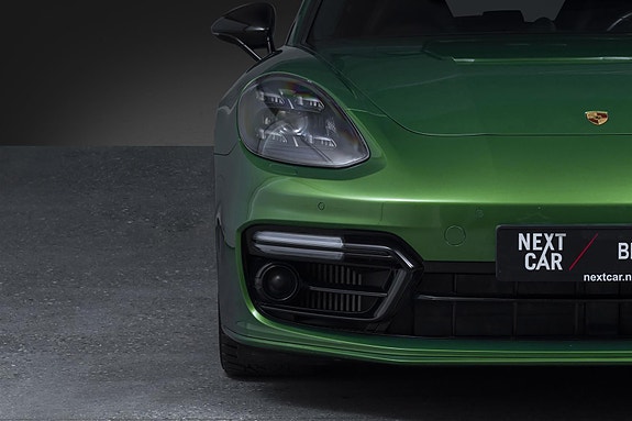 Porsche Panamera 4 of 30