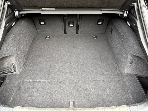 Porsche Taycan 4S 13 of 30