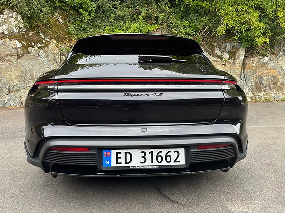 Porsche Taycan 4S 10 of 30